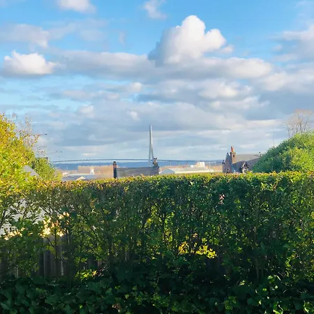 アパート Bel Air Studios-terrasse Couverte-jardinet-vue Pont De Normandie-parking Prive オンフルール