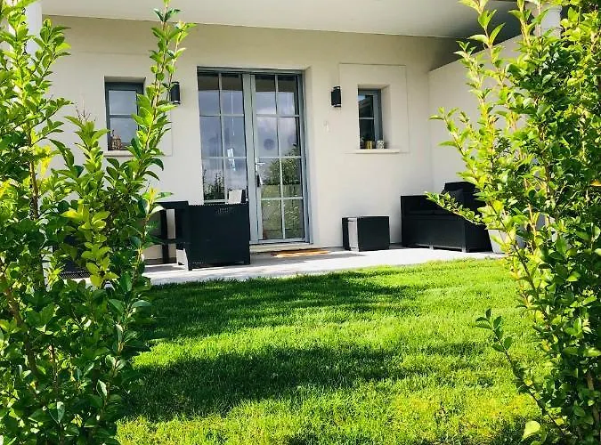 Bel Air Studios-terrasse Couverte-jardinet-vue Pont De Normandie-parking Prive アパート オンフルール