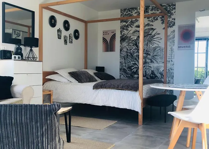 アパート Bel Air Studios-terrasse Couverte-jardinet-vue Pont De Normandie-parking Prive オンフルール