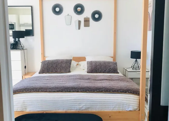 Bel Air Studios-terrasse Couverte-jardinet-vue Pont De Normandie-parking Prive * オンフルール