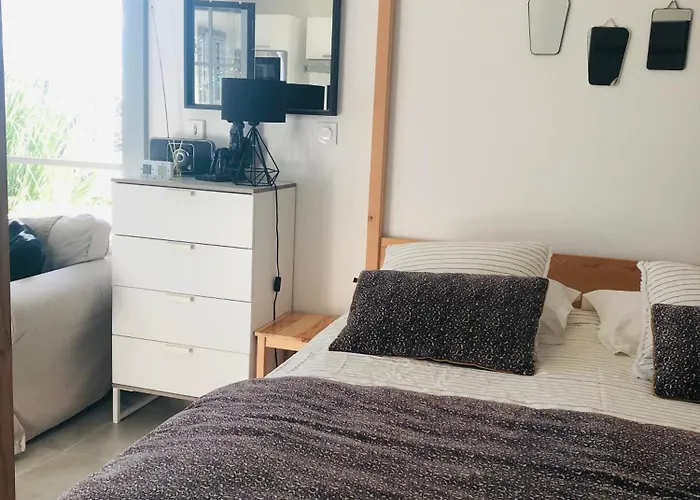 Bel Air Studios-terrasse Couverte-jardinet-vue Pont De Normandie-parking Prive アパート