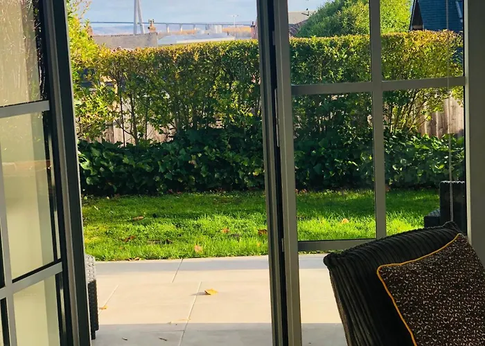 アパート Bel Air Studios-terrasse Couverte-jardinet-vue Pont De Normandie-parking Prive オンフルール