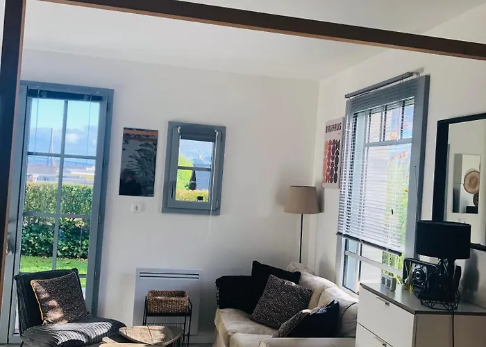 Bel Air Studios-terrasse Couverte-jardinet-vue Pont De Normandie-parking Prive オンフルール