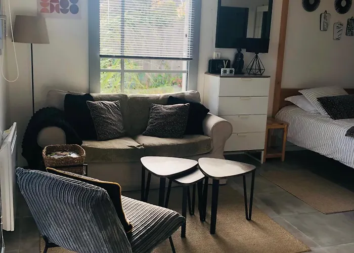 Bel Air Studios-terrasse Couverte-jardinet-vue Pont De Normandie-parking Prive アパート オンフルール