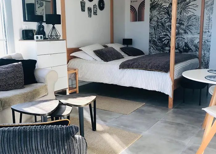 Bel Air Studios-terrasse Couverte-jardinet-vue Pont De Normandie-parking Prive アパート