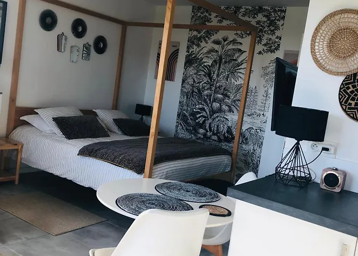 Bel Air Studios-terrasse Couverte-jardinet-vue Pont De Normandie-parking Prive アパート *