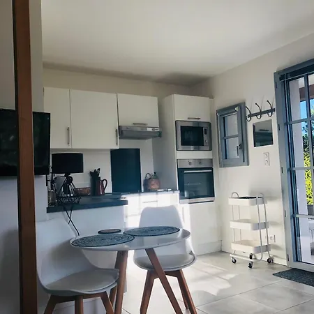 Bel Air Studios-terrasse Couverte-jardinet-vue Pont De Normandie-parking Prive