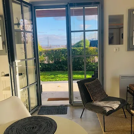 شقة Bel Air Studios-terrasse Couverte-jardinet-vue Pont De Normandie-parking Prive *