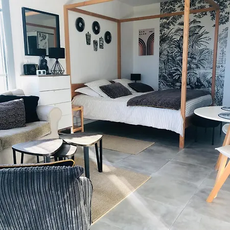 Bel Air Studios-terrasse Couverte-jardinet-vue Pont De Normandie-parking Prive Apartament