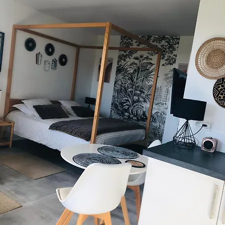 Bel Air Studios-terrasse Couverte-jardinet-vue Pont De Normandie-parking Prive شقة *