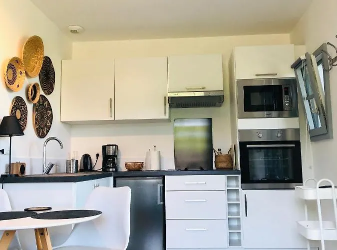 Bel Air Studios-terrasse Couverte-jardinet-vue Pont De Normandie-parking Prive Honfleur